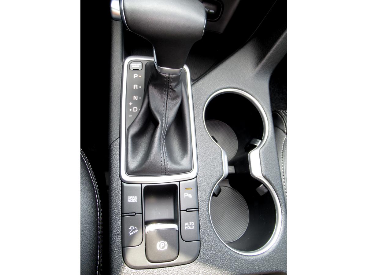 Kia Sportage 1.6 CRDi Eco Hybrid Black Edition Blanc d'occasion, moteur  Diesel et boite Manuelle, 30.601 Km - 24.990 €